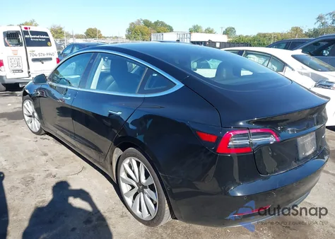 2018 Tesla Model 3 Long Range/Performance z USA, uszkodzony, nr VIN 5YJ3E1EB6JF184958